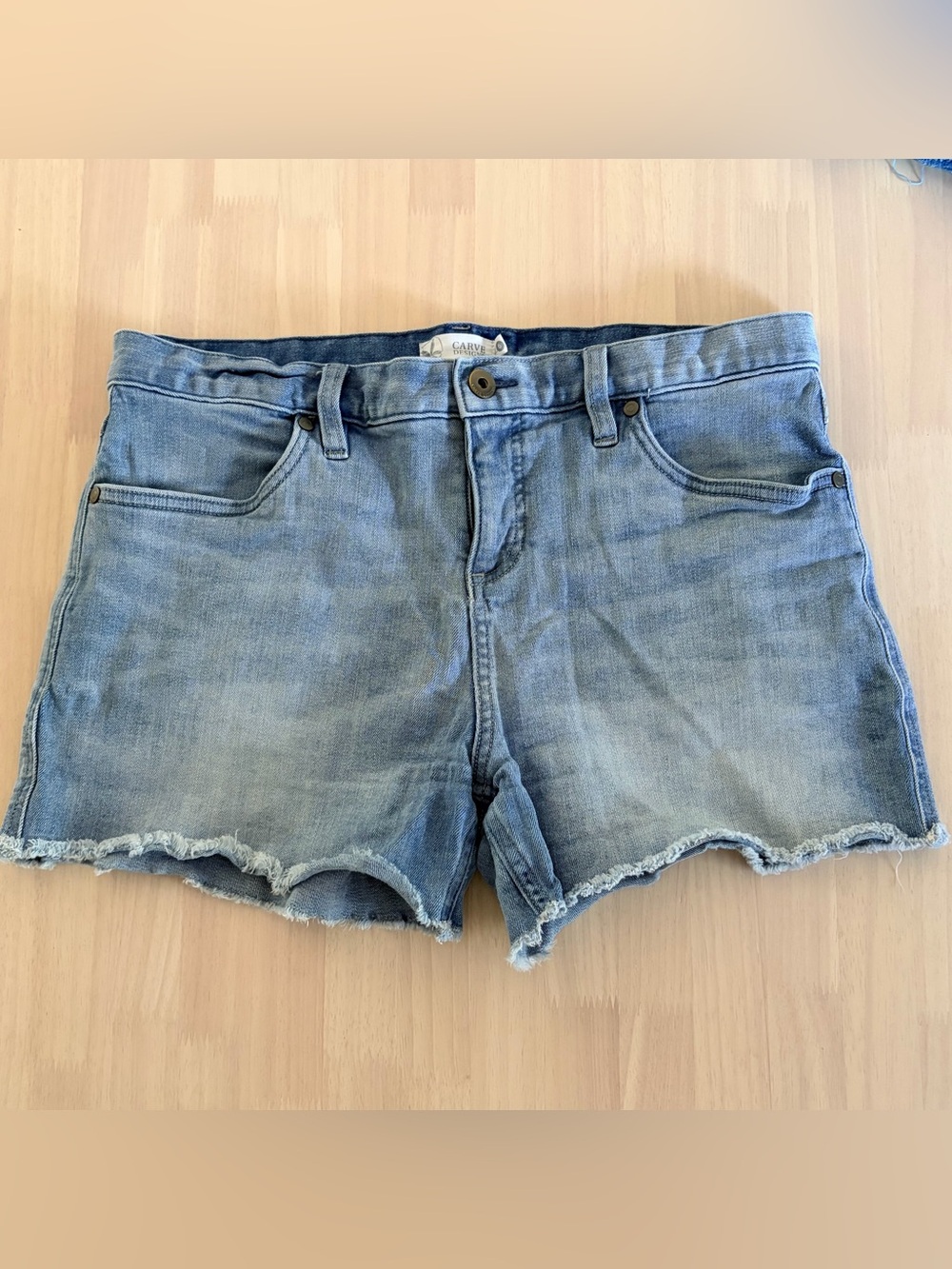 EUC! Carve Deaigns MAUI HI RISE 4" SHORT Size 6 Stretch-Soft!